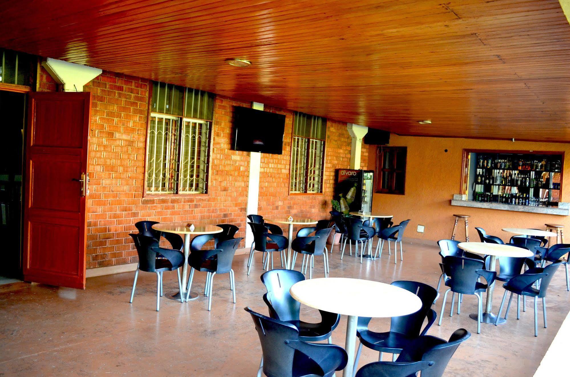Areba Hotell Entebbe Eksteriør bilde