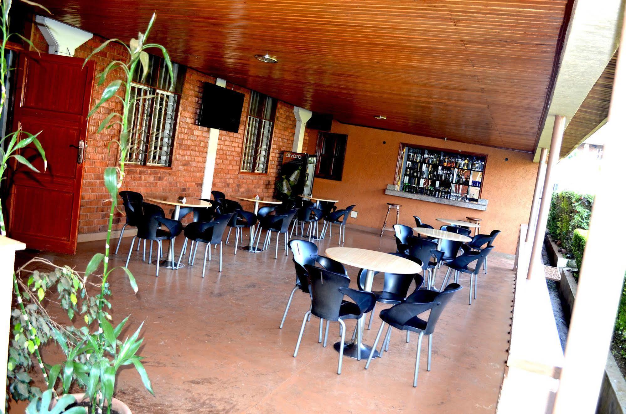 Areba Hotell Entebbe Eksteriør bilde